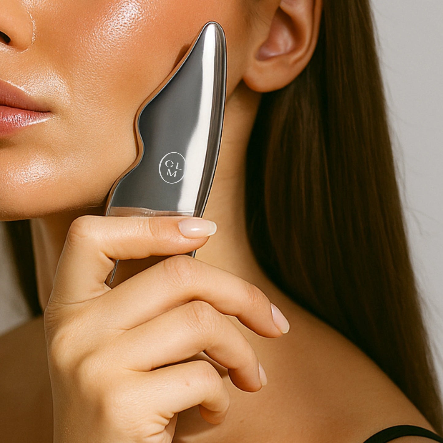 CLM Infinite Hydration veido, paakių ir kaklo kremo, gua sha ir maišelio rinkinys